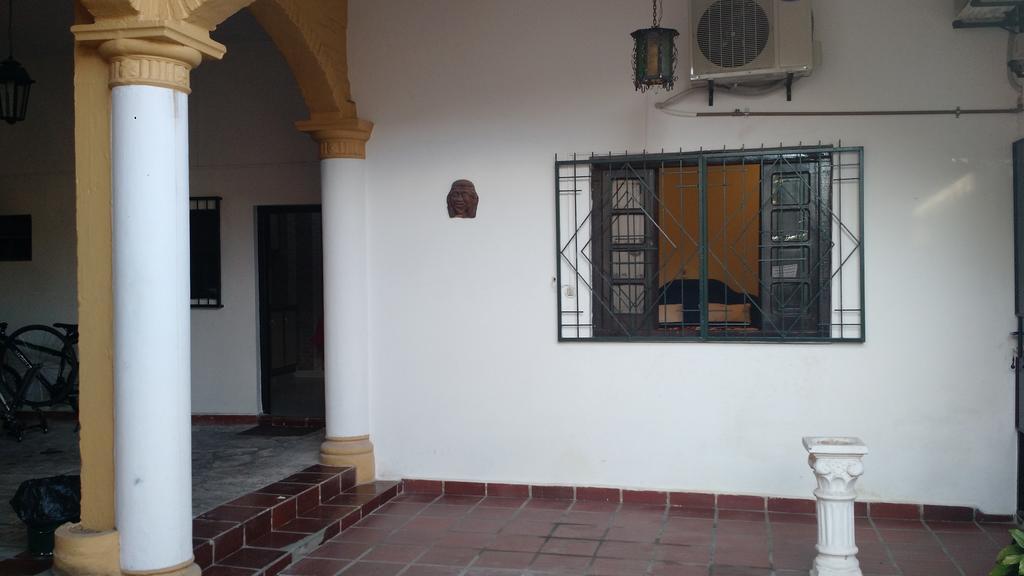 Residencia Leones De Castilla Asunción Zewnętrze zdjęcie